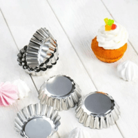 طقم قوالب كيك معدنية صغيرة