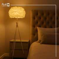 أباجورة أرضية بتصميم ريش أبيض