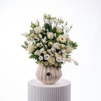 أناقة الجوري الكريستالي