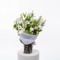 سيمفونية الياسمين الأبيض