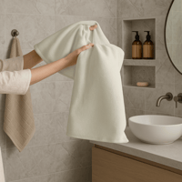 منشفة كلاسيك باللون الأبيض