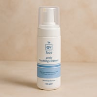 كيو في - منظف غني بالرغوه اللطيفه 150 مل