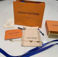 اسورة لويس فيتون شامل ملحقاتها