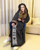 فروه نسائي أنيقة مع السدو