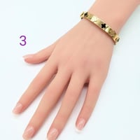 سوارة فان كليف 4 وردات - مستوحاة