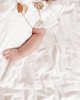 بروش اطفال بالاسم مع الفراشه