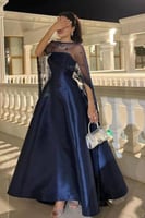 فستان سهرة كحلي بتصميم فخم و مميز