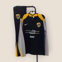 طقم سويتر مستوحى تصميمة من طقم نادي الاتحاد الرسمي...