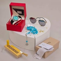 طقم هدية رجالي في بوكس كرتوني