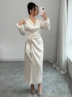 فستان مطبوع بزخارف الورود