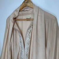 وهج السكون – شرشف صلاة بسحاب أمامي باللون البيج