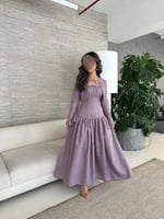 فستان موف ميدي بتصميم ناعم