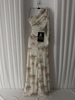 فستان سهره سكري مكشوف الكتب