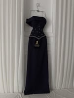 فستان ناعم اسود حركة مع الكتف