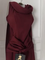 فستان سهرة باربي خمري بربطة خصر أنثوية