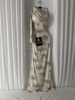 فستان سهره سكري مكشوف الكتب