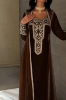 جلابية فاخرة بتصميم عصري