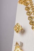 طقم سيتمي مع الخناقي ذهب تصميم بحريني عيار 21 الوز...