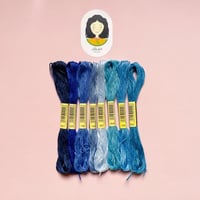 مجموعة خيوط تطريز (درجات الأزرق)