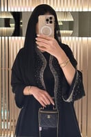 عباية مناسبات كريب ملكي شك يدوي على الصدر والاكمام...