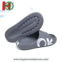 شبشب رجالي بكتابة OK للبحر والاستحمام