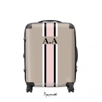 شنطة سفر ( S,M,L) ( تخصيص الحروف )