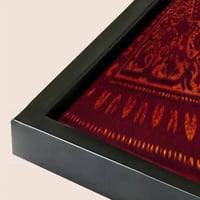 إطار أسود