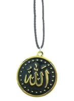 قلادة معلقة على مراه السيارة