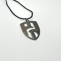 قلادة معلقة على مراه السيارة الهلال