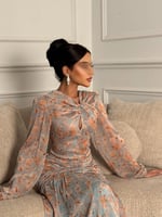 فستان مورد بطيات