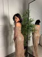 فستان سهرة مزين بترتر