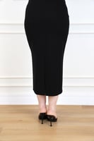 تنورة اسود بقصة مستقيمة