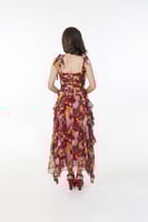 فستان شيفون مشجر طويل بإطلالة أنثوية مبهرة