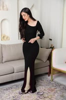 فستان طويل بطابع تشجير بارز