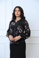 بلوزة بأكمام فانوسيه