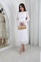 فستان تل ابيض بطيات من الخصر