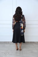 تنورة كريب ميد