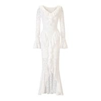 فستان دانتيل ابيض مزين بكشكش