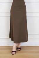 تنورة كريب ناعم بلون بني فاتح