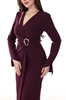 فستان موف غامق بقماش كريب يتمدد