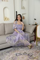 فستان شييفون بطابع مورد -