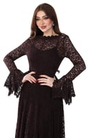 فستان بني داكن من الدانتيل الفاخر