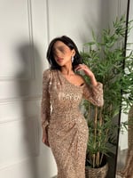 فستان سهرة مزين بترتر