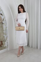 فستان تل ابيض بطيات من الخصر