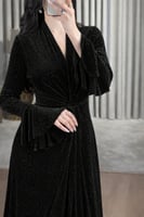 فستان مخملي اسود ناعم بلمعه حريرية خفيفة