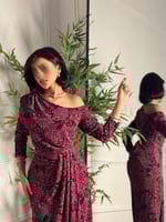 فستان بطابع بارز