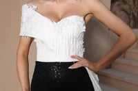 فستان سهرة أسود وأبيض فاخر