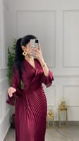 فستان بطابع كسرات برغندي