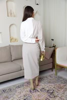 فستان كريب لف بياقة