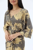 فستان بقصة فراشة -